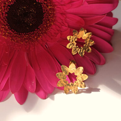 Laridae Design - Mjedene naušnice DAISY