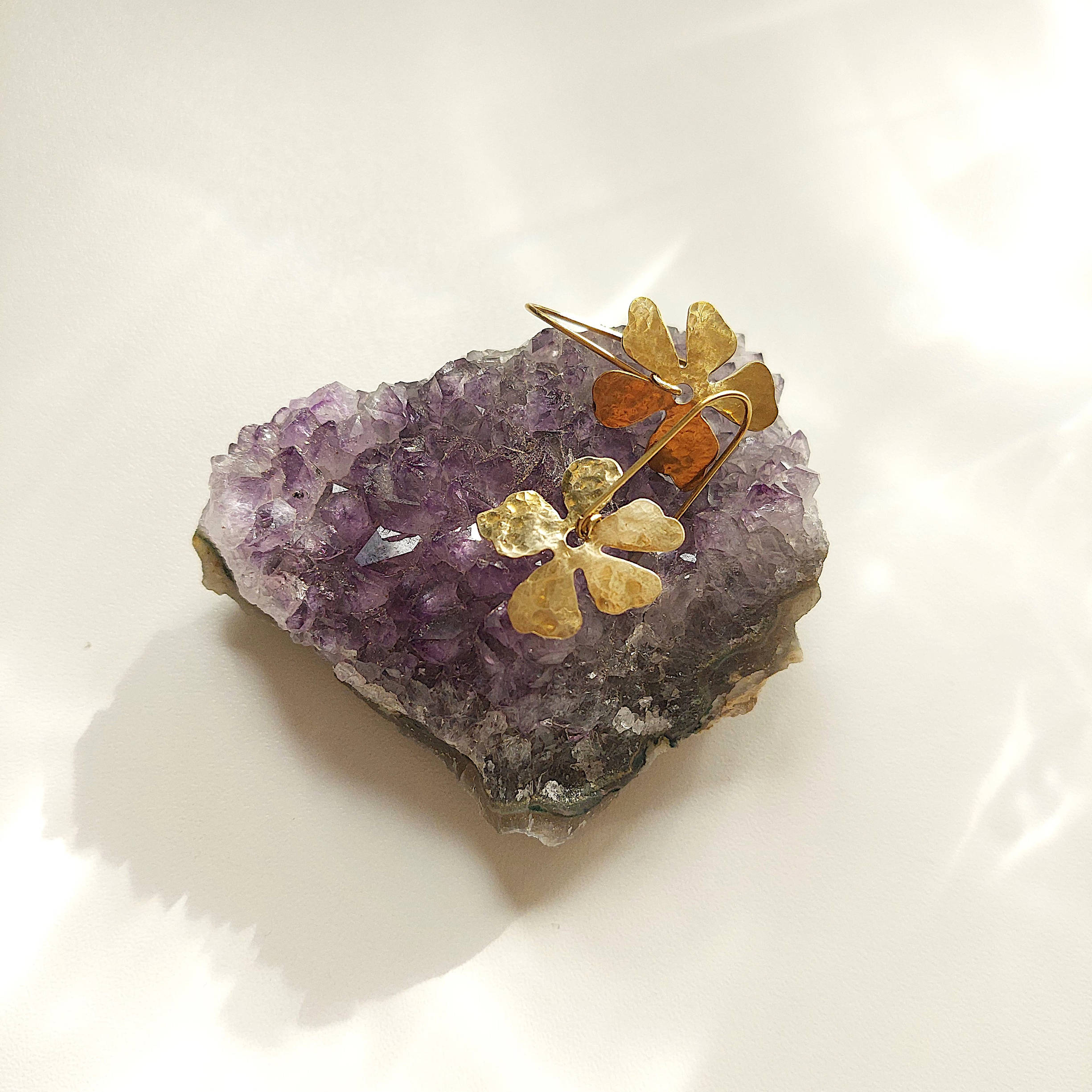 Laridae Design - Mjedene naušnice DAISY